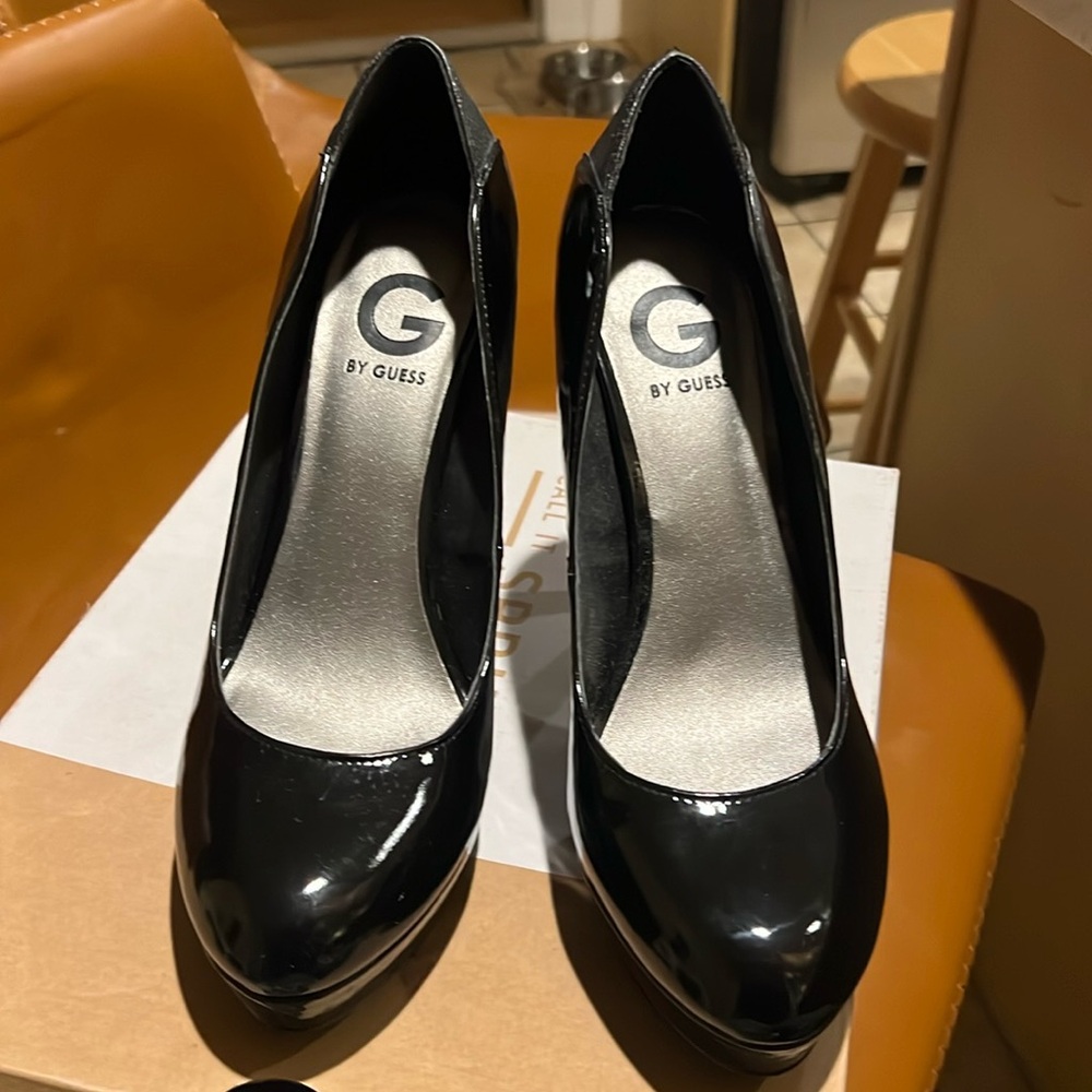G By Guess Pkatform